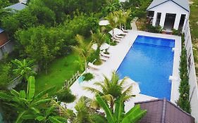 White Lotus Resort